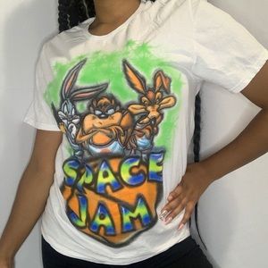 LOONEY TUNES GRAPHIC T